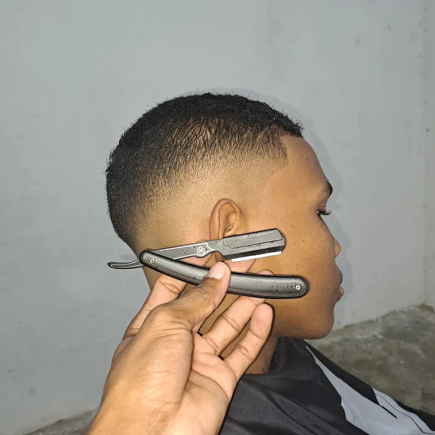corte realizado por YOB4 BARBER